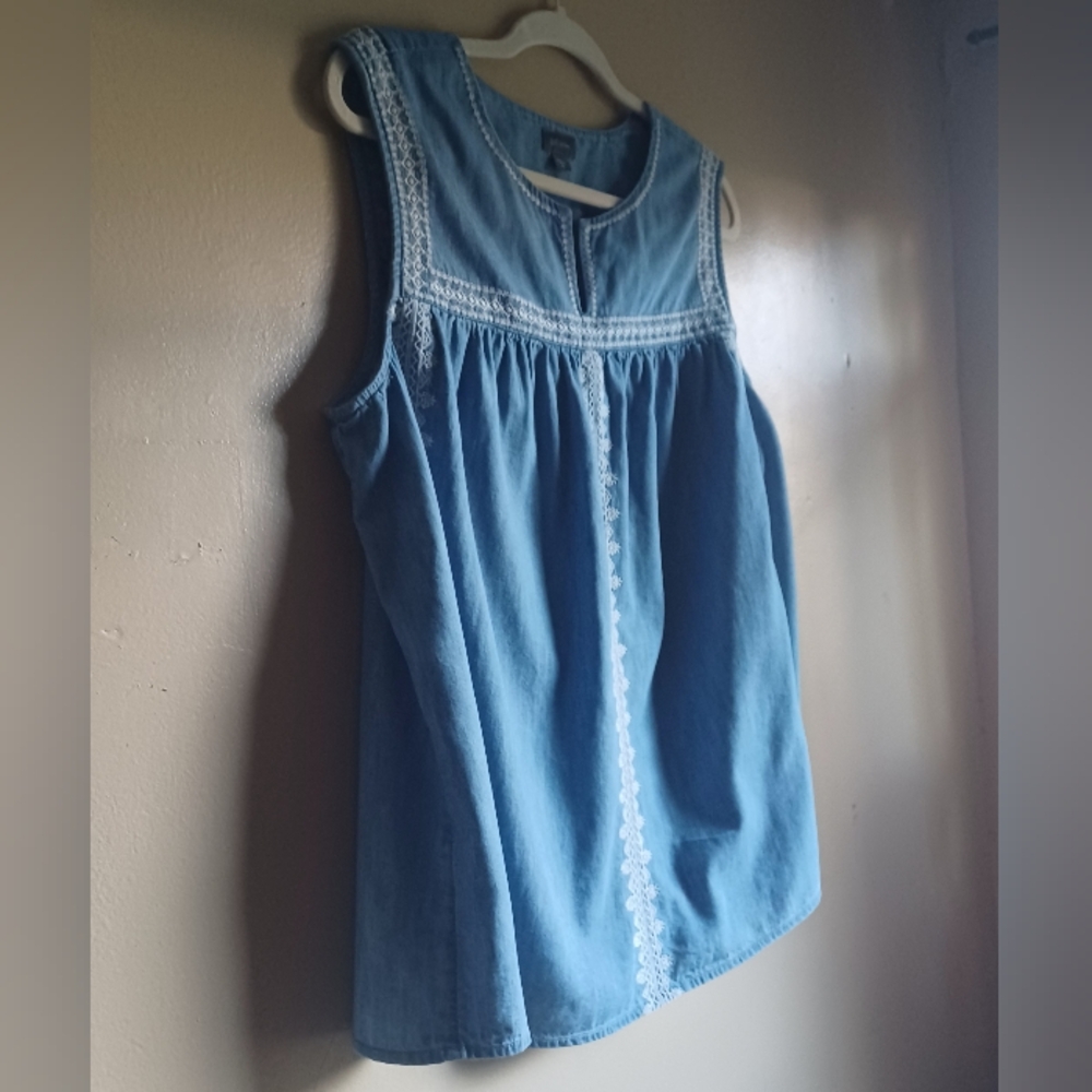 J. Jill Blue Sleeveless Top with White Lace Trim